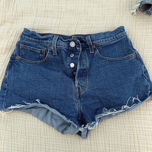 Levi Shorts // Size 26 // lightly worn